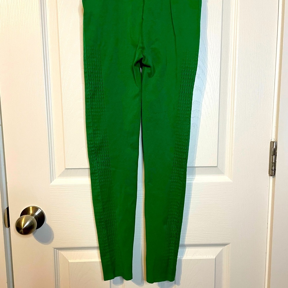 Fabletics green SculptKnit leggings w/ mesh hole detail along sides sz S - Picture 8 of 8